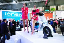 Selain RevoNex, Kymco Kenalkan Skutik Listrik Canggih I-One DX