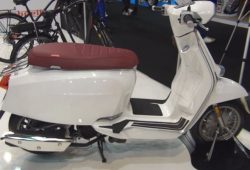 Lambretta V200 & V125 Resmi Mengaspal di Indonesia, Ini Harga Banderolnya