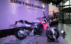 Motor-Naked-BMW-F-900-R