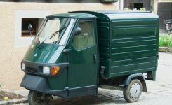 Motor Roda Tiga Piaggio Ape