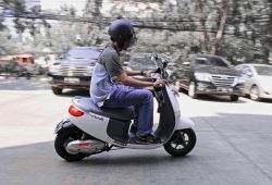 Rilis di GIIAS 2019, Ini Harga Skuter Listrik New Viar Q1