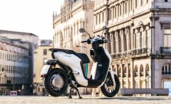 Skuter Listrik Yamaha NEOS Skuter Listrik Yamaha NEOS