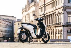Skuter Listrik Yamaha NEO’S Mengaspal, Punya Torsi Besar