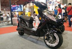 Mejeng di JFK 2019, Skuter Listrik U-Winfly Tantang Gesits dan Viar Q1