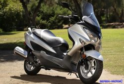 Suzuki Burgman 200, Skuter Bongsor Bercitarasa Eksklusif