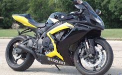 Suzuki-GSX-R750