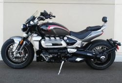 Triumph Rocket 3 GT & Rocket 3 R Mengaspal di Indonesia, Segini Harga Banderolnya