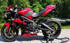 Triumph-Street-Triple-R-Ohlins-Version