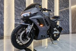 Venom X22 GT Meluncur, Sport Bike dengan Transmisi Matik