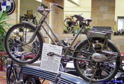 Victoria FM 38, Moped Antik Hits di Era 1940-an