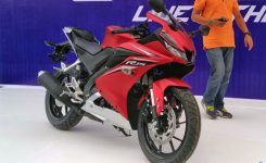 Yamaha-R15