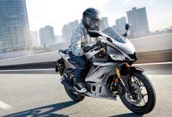Yamaha R25 Hadir dalam Warna Silver yang Keren, Bakal Rilis di Indonesia?