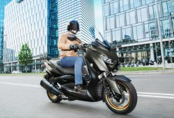 Yamaha XMAX Edisi 2021 Meluncur, Usung Warna dan Mesin Baru