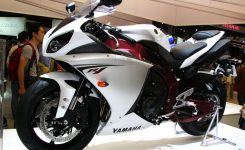 Yamaha-YZF-R1