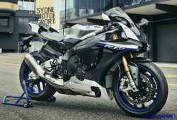 Yamaha YZF-R1 dan YZF-R1M 2017 Resmi Mengaspal, Harganya?