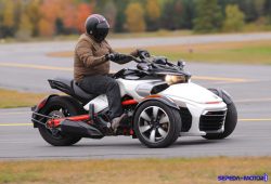 Meluncur 2017, Can-Am Spyder F3-S terbaru makin keren dengan Kontrol Traksi