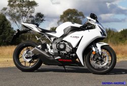 CBR1000RR Fireblade Facelift meluncur 2017, Benarkah?