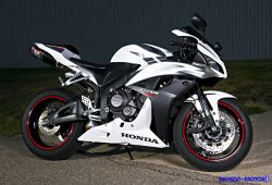 Lebih Cepat dan Lebih Irit, Honda CBR Bertransmisi DCT masih dalam Pengembangan