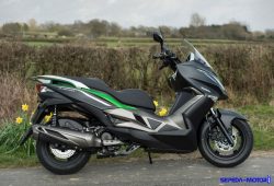 J300, Skuter Matik Perdana Milik Kawasaki