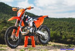 KTM 300 EXC 2017, Jagoan Enduro dengan Desain dan Mesin Baru