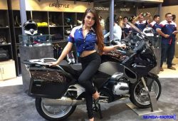Rangka Motor BMW Bakal Gunakan Serat Karbon