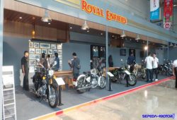 Asyik, Gerai Aksesoris Motor Royal Enfield Buka di Jakarta!