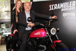 Sixty 2, motor Scrambler “Pink” Ducati untuk para Wanita