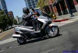 Suzuki Burgman 200, Skutik Bongsor Nan Mewah