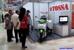 Tossa Pico Hercules, Motor Roda Tiga Ala Skuter Matik