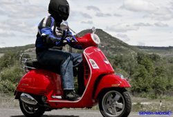 Vespa GTS 250 ie Hadirkan Desain Kokoh, Kenyamanan, dan Performa Maksimal