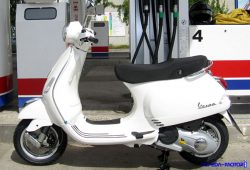 Vespa LX 150, Ikon Gaya Hidup Berdesain Stylish dan Fashionable