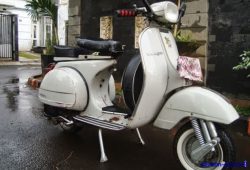 Desain dan Spesifikasi Vespa P150S