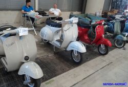 Vespa Super, Varian Vespa yang Populer dan Kaya