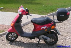 Vespa ZIP, Skuter Matik Mungil Populer di Kalangan Wanita