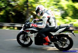 Viar VSR 200, Perpaduan CBR250RR dan Kawasaki ZX-14 R
