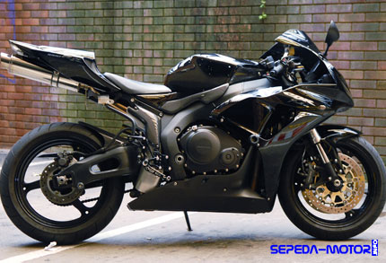 honda-cbr1000rr.