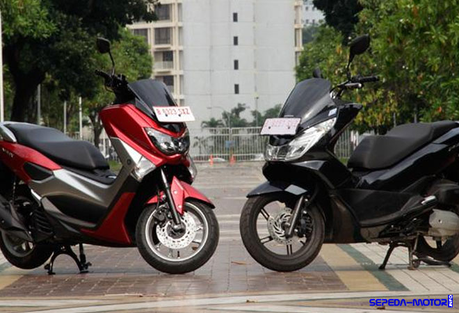 Honda Siapkan PCX Sebagai Motor Skutik Pesaing Yamaha NMAX?