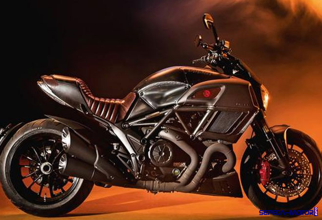 Ducati Luncurkan Moge Edisi Terbatas, Ducati Diavel Diesel