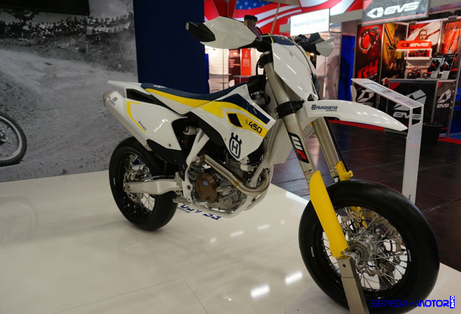 Husqvarna FS 450 - indianautosblog.com
