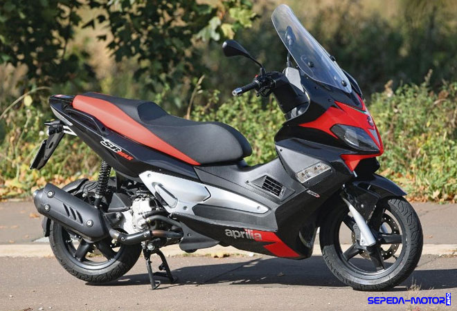 Aprilia SR Max 300, Skuter Sporty Penuh Gaya