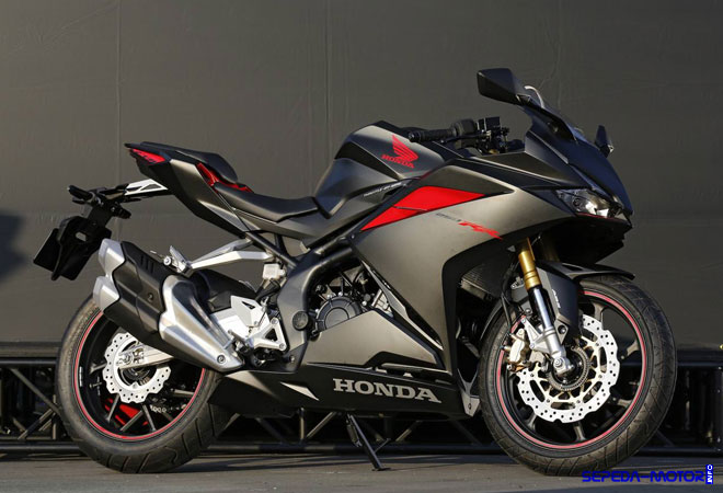 AHM Berencana Hadirkan Versi Naked dari Honda CBR250RR